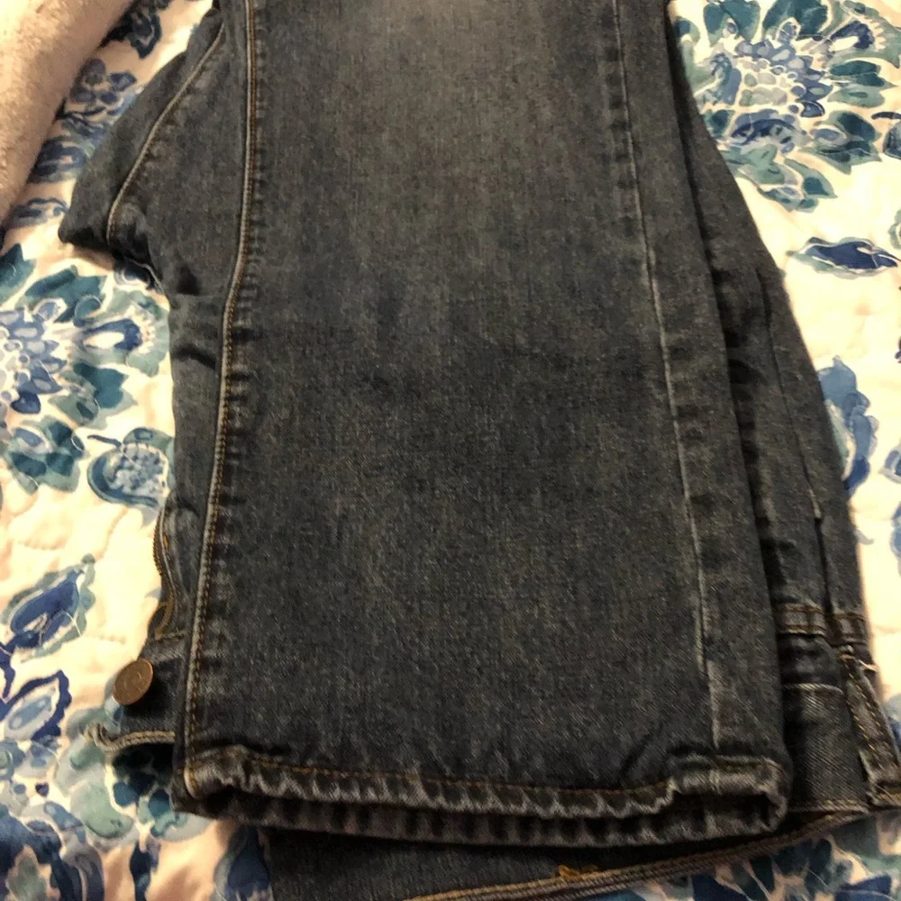 Authentic Izod Regular Fit Mens Jeans EUC - Picture 6 of 6